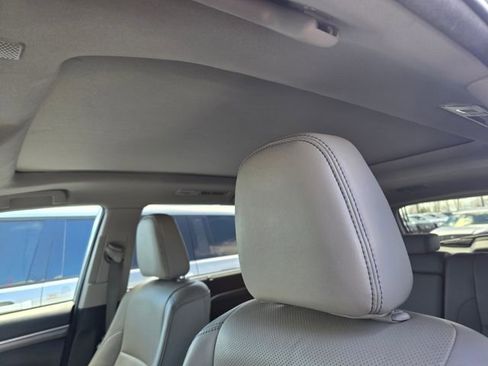 Used 2018 Toyota Highlander Limited Platinum AWD/4WD image 5