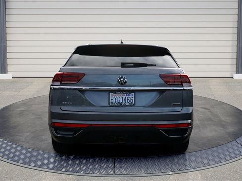 Used 2020 Volkswagen Atlas Cross Sport SE w/ Towing Package image 6