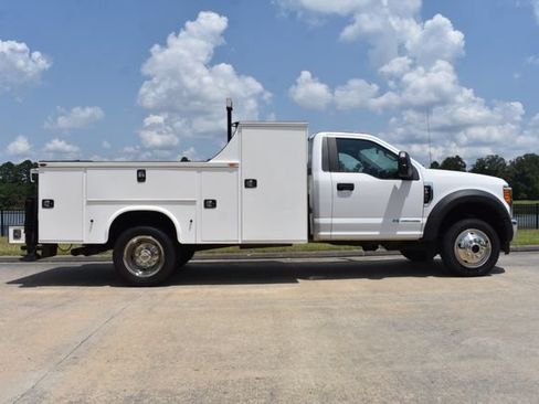 Used 2017 Ford F450 XL w/ Power Equipment Group AWD/4WD image 3