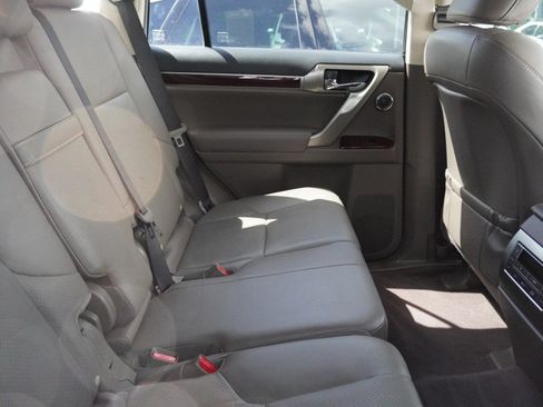 Used 2018 Lexus GX 460 Luxury AWD/4WD image 11