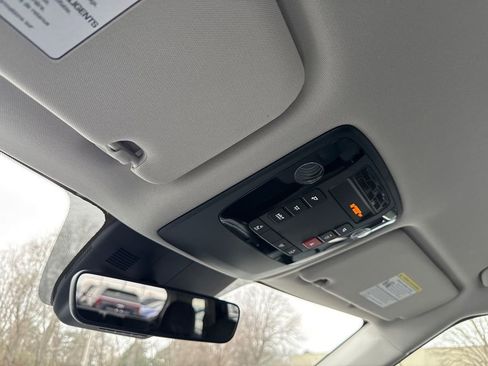 New 2026 Kia Carnival LX image 20