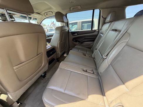 Used 2015 Chevrolet Suburban LT image 9