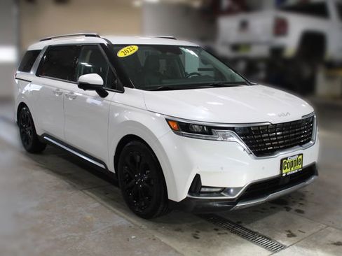 Used 2022 Kia Carnival SX image 2