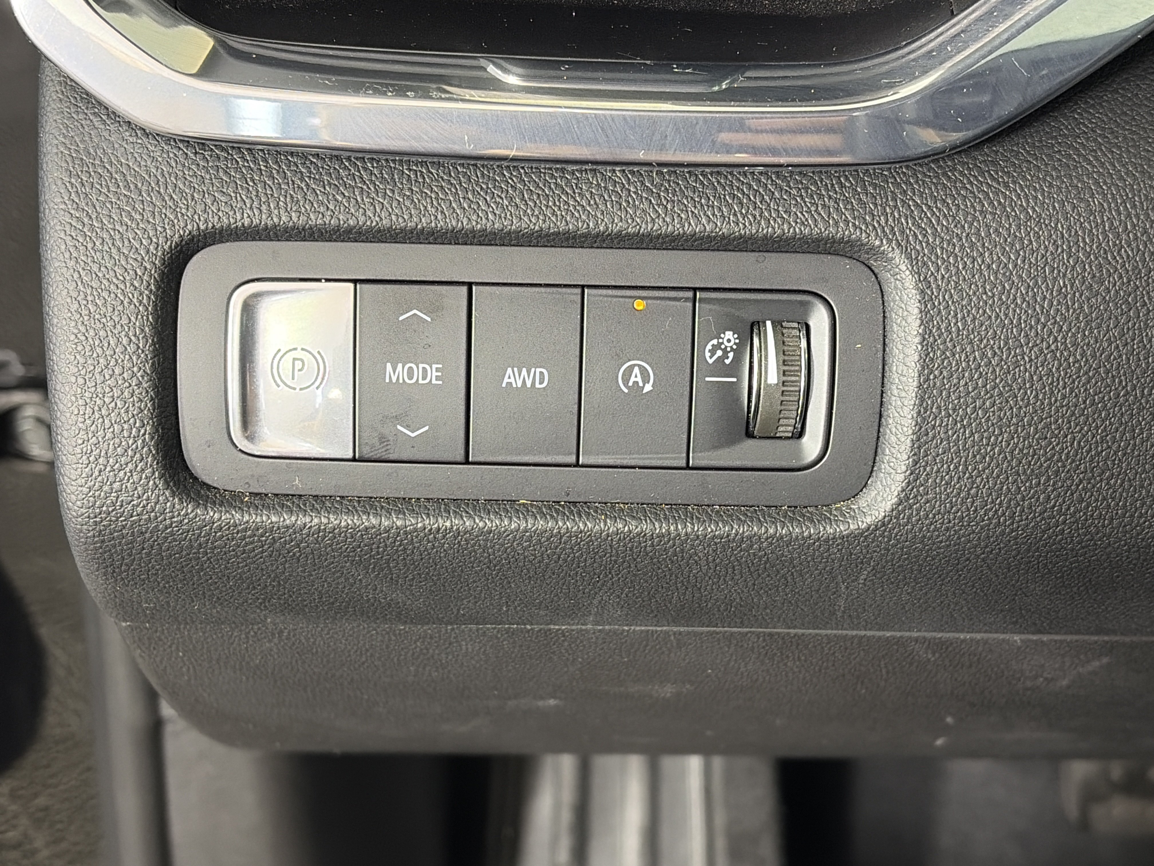 Certified 2024 GMC Acadia Denali w/ LPO, Floor Liner Package AWD/4WD image 32