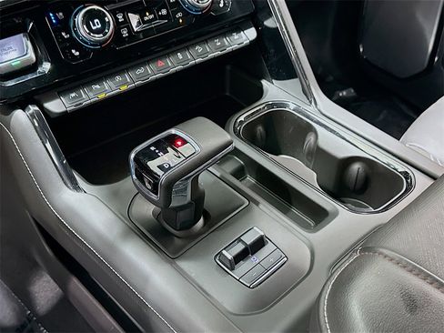 Used 2024 GMC Sierra 1500 AT4X image 17