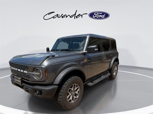 New 2025 Ford Bronco Badlands image 4