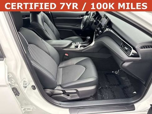 Used 2022 Toyota Camry SE image 9