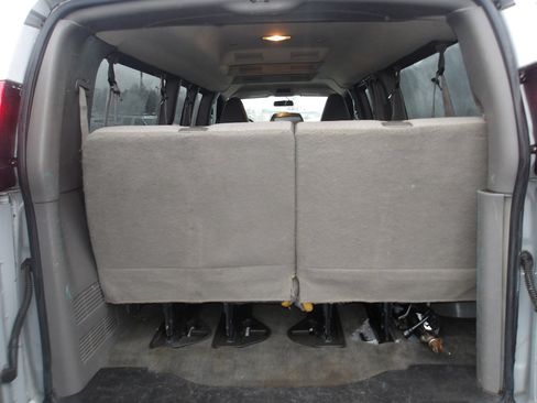 Used 2018 Chevrolet Express 3500 LT w/ LT Preferred Equipment Group image 9