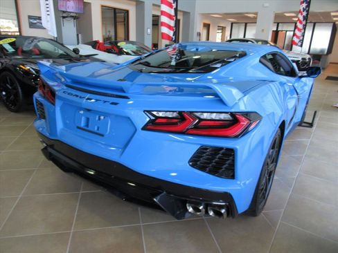 Used 2022 Chevrolet Corvette Stingray Premium Cpe w/ Z51 Performance Package image 5