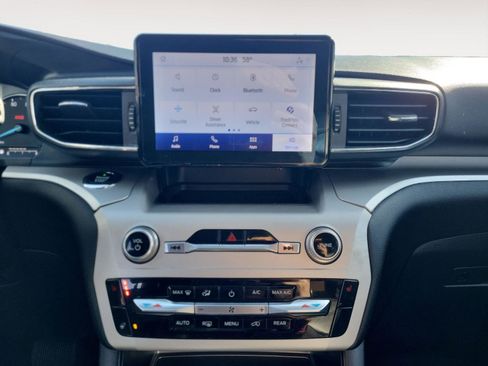 Used 2021 Ford Explorer XLT w/ Equipment Group 202A image 13