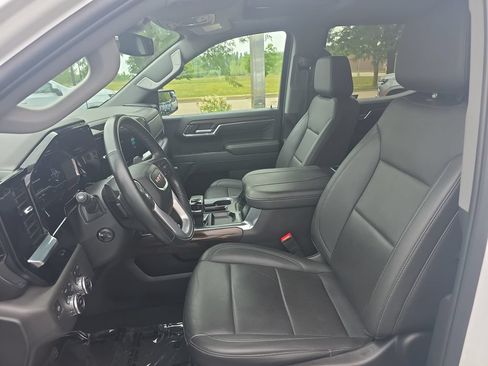 Certified 2024 GMC Sierra 1500 SLT w/ SLT Convenience Package AWD/4WD image 9