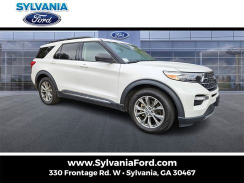 Used 2022 Ford Explorer XLT w/ Equipment Group 202A image 1