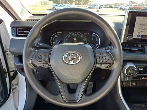 Used 2025 Toyota RAV4 XLE image 19