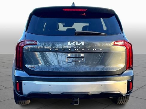 Used 2023 Kia Telluride LX image 4