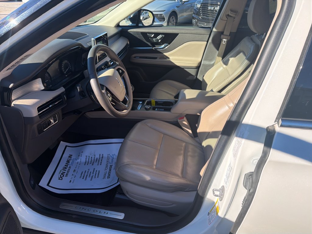 Used 2022 Lincoln Corsair AWD w/ Elements Package image 13