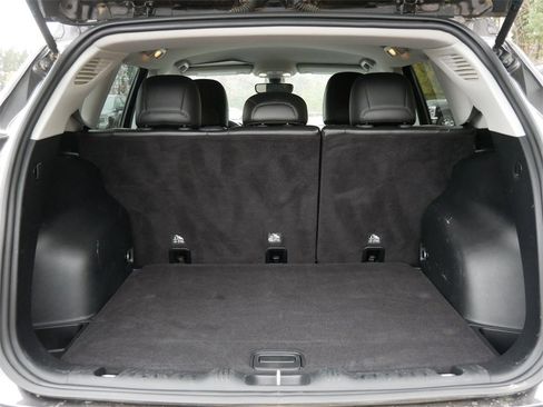 Used 2018 Jeep Compass Latitude w/ Cold Weather Group image 10