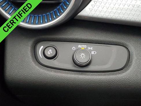 Certified 2025 Chevrolet Trax LT w/ Driver Confidence Package image 18