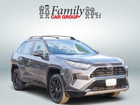 Used 2025 Toyota RAV4 XSE AWD/4WD image 2