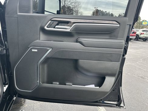 Certified 2025 Chevrolet Silverado 2500 LTZ w/ LTZ Plus Package image 15