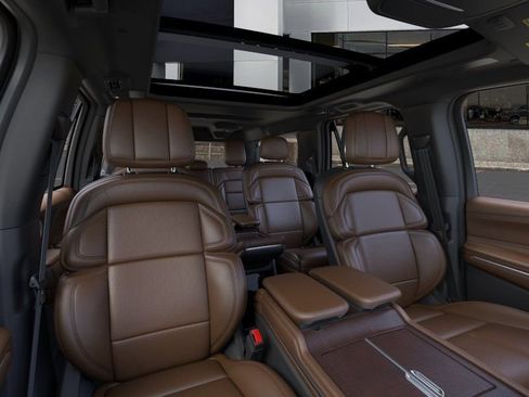 New 2026 Lincoln Navigator L Reserve AWD/4WD image 10