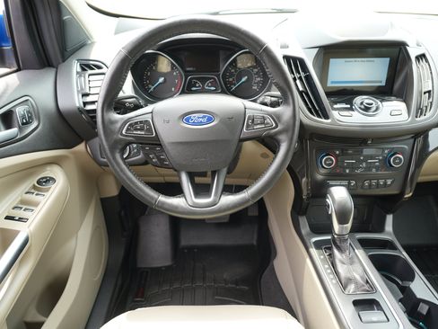 Used 2019 Ford Escape Titanium AWD/4WD image 23