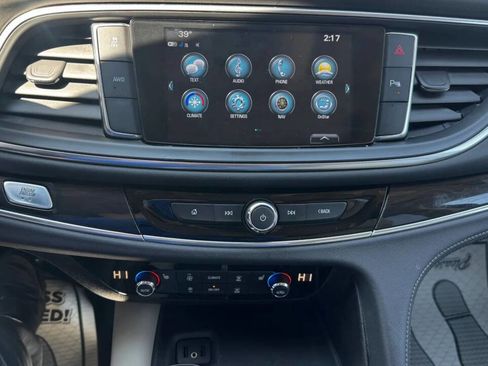 Used 2018 Buick Enclave Essence image 28