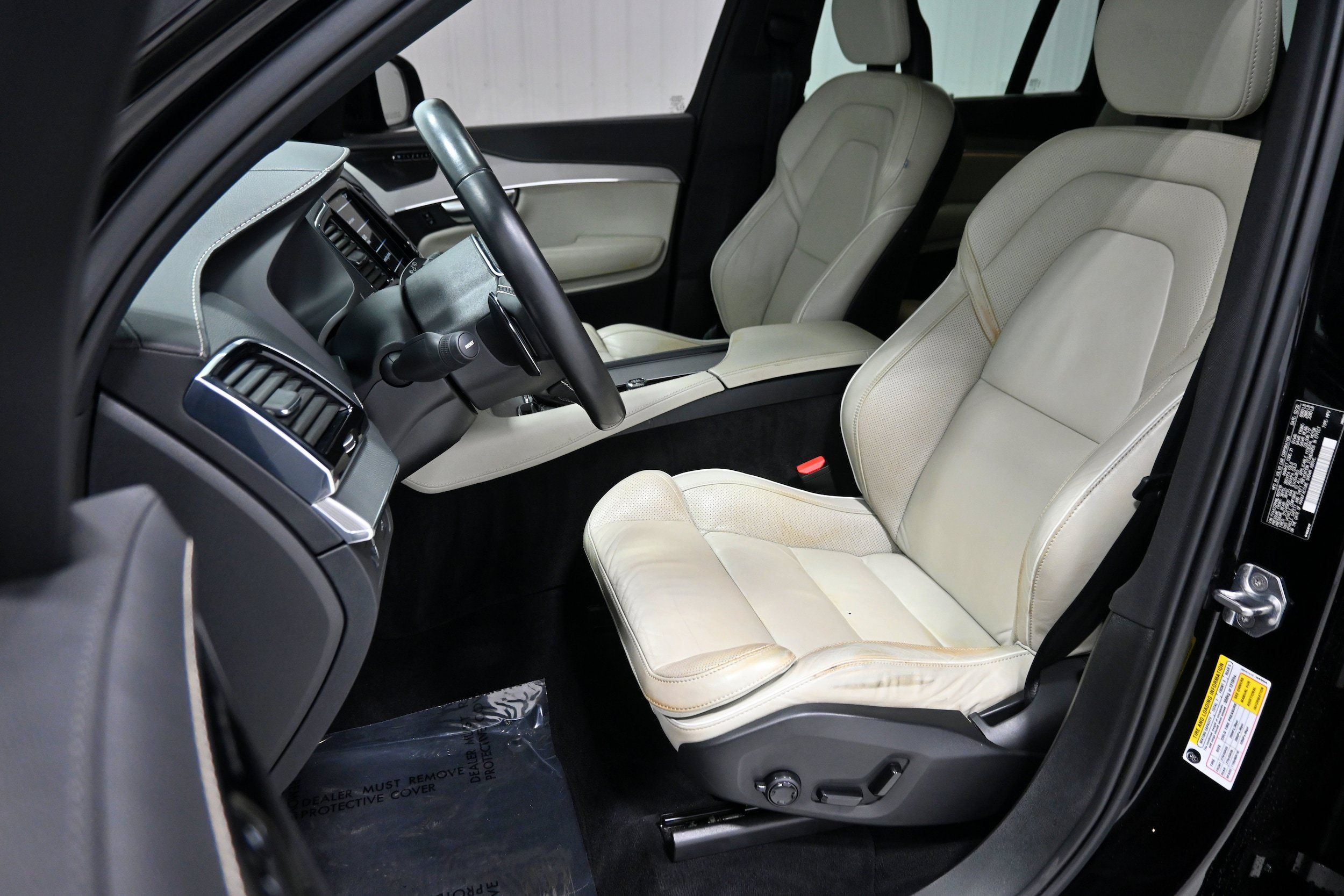 Used 2020 Volvo XC90 T6 R-Design w/ Protection Package Premier AWD/4WD image 6
