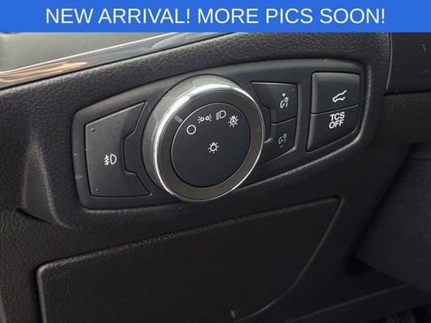 Used 2022 Ford Edge Titanium image 10