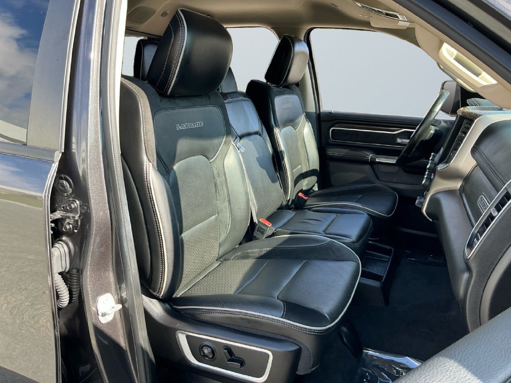 Used 2019 RAM 1500 Laramie AWD/4WD image 16