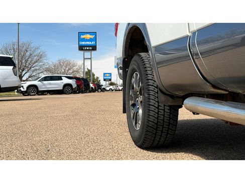 Used 2019 Nissan Titan PRO-4X w/ Pro-4x Convenience Package AWD/4WD image 8