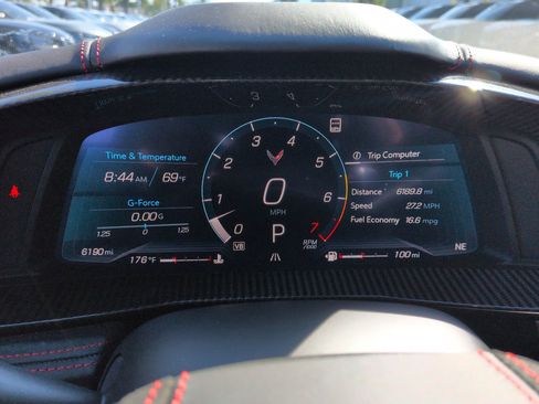 Used 2022 Chevrolet Corvette Stingray Premium Cpe w/ Z51 Performance Package RWD image 21