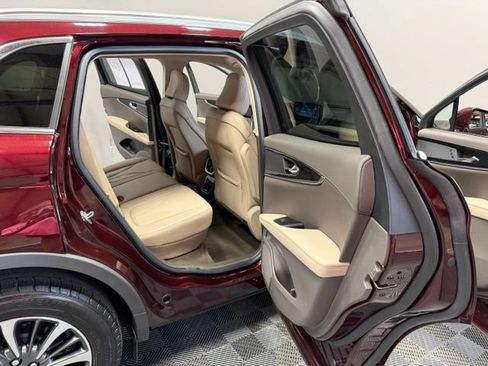 Used 2023 Lincoln Nautilus FWD w/ Premium Package image 26