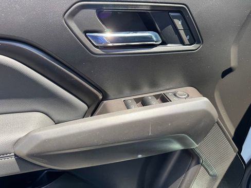 New 2025 Chevrolet Colorado LT w/ LT Convenience Package RWD image 19