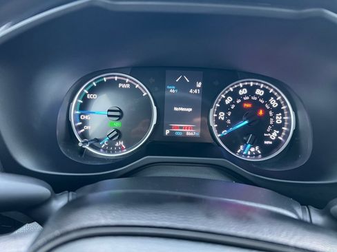 Used 2021 Toyota RAV4 LE image 29