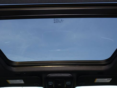 Used 2024 Chevrolet Suburban Premier w/ Premium Package 2 image 11