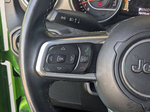 Used 2019 Jeep Wrangler Unlimited Sahara w/ Uconnect 4C Nav & Sound Group AWD/4WD image 15