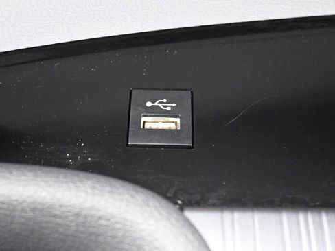 Certified 2026 Toyota Sienna LE FWD image 24