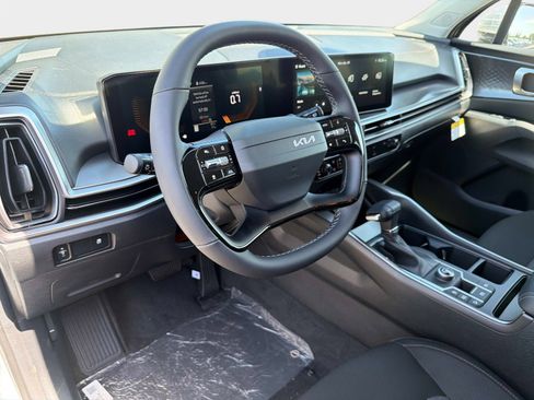 New 2026 Kia Sorento LX FWD image 18