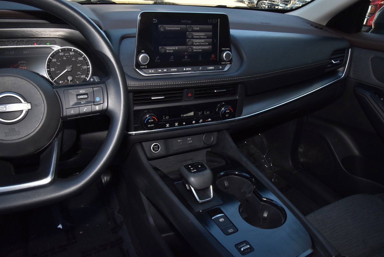 Used 2023 Nissan Rogue SV FWD image 26