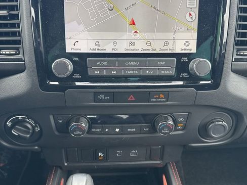 Used 2024 Nissan Frontier PRO-4X w/ Technology Package image 12