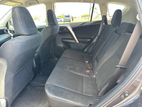 Used 2017 Toyota RAV4 LE FWD image 18