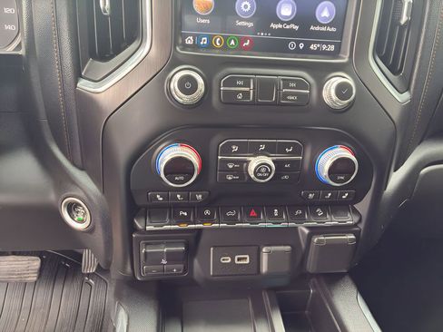 Used 2019 GMC Sierra 1500 AT4 w/ AT4 Premium Package image 17