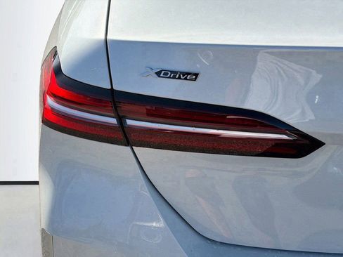 New 2026 BMW 530i xDrive w/ Premium Package AWD/4WD image 10