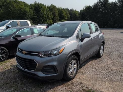 Used 2020 Chevrolet Trax LS FWD image 1