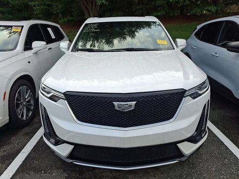 Used 2024 Cadillac XT6 Sport w/ LPO, Floor Liner Package AWD/4WD image 2