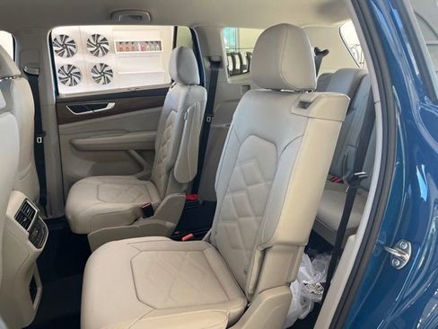 New 2025 Volkswagen Atlas SE FWD image 16