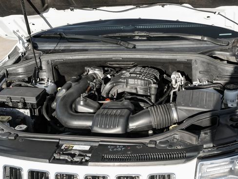 Used 2015 Jeep Grand Cherokee Limited w/ Luxury Group II image 47