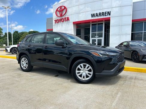 Used 2024 Toyota Corolla Cross L AWD/4WD image 3