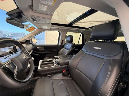 Used 2025 Ford Expedition Max Platinum AWD/4WD image 39