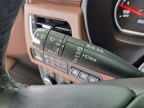 Used 2021 Chevrolet Tahoe High Country w/ Premium Package AWD/4WD image 11